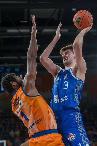 对巴黎的 对巴黎的